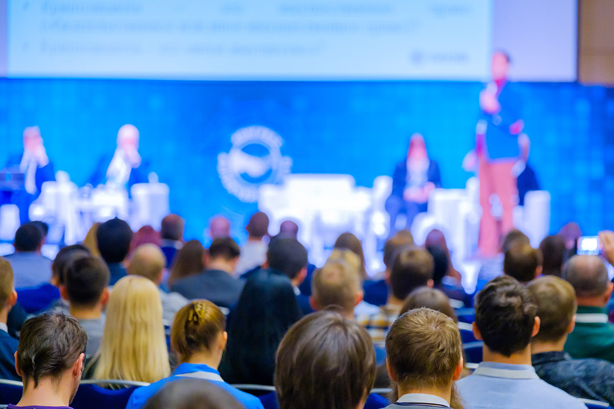 The right lens – When to choose live vs pre-recorded virtual events