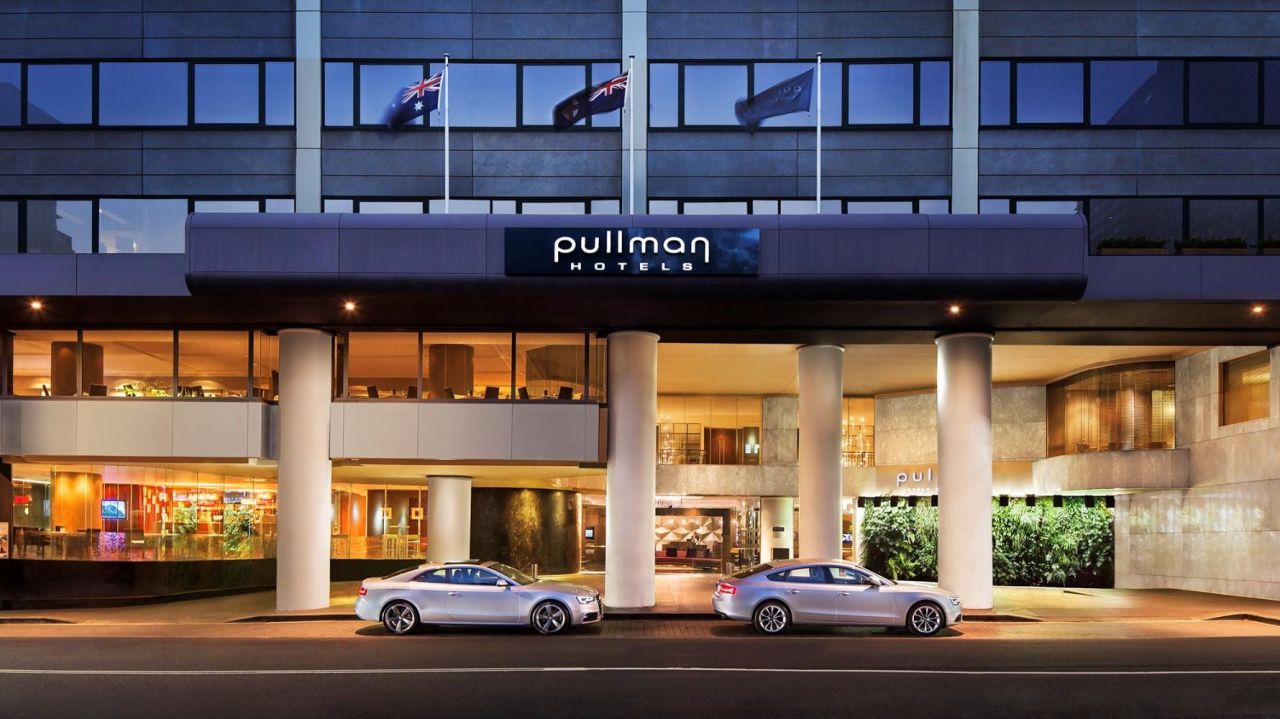 Two at a time: Buyers embrace longer hotel contracts